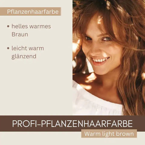 Frau mit glänzendem, hell warm braun gefärbtem Haar, Pflanzenhaarfarbe Produktwerbung