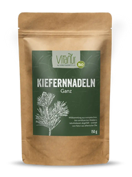 Vitanur Bio Kiefernnadeln Ganz 150g im braunen Beutel, grünes Etikett, Pinienzweig Grafik
