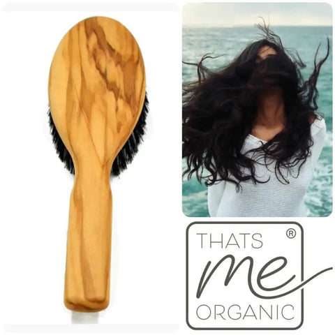 Olivenholz Haarbürste mit schwarzen Borsten, Frau mit langen Haaren am Meer, Thats Me Organic Logo